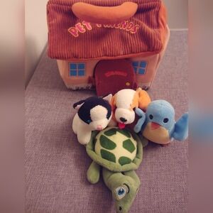 Pet Friends plush with House Carry bag